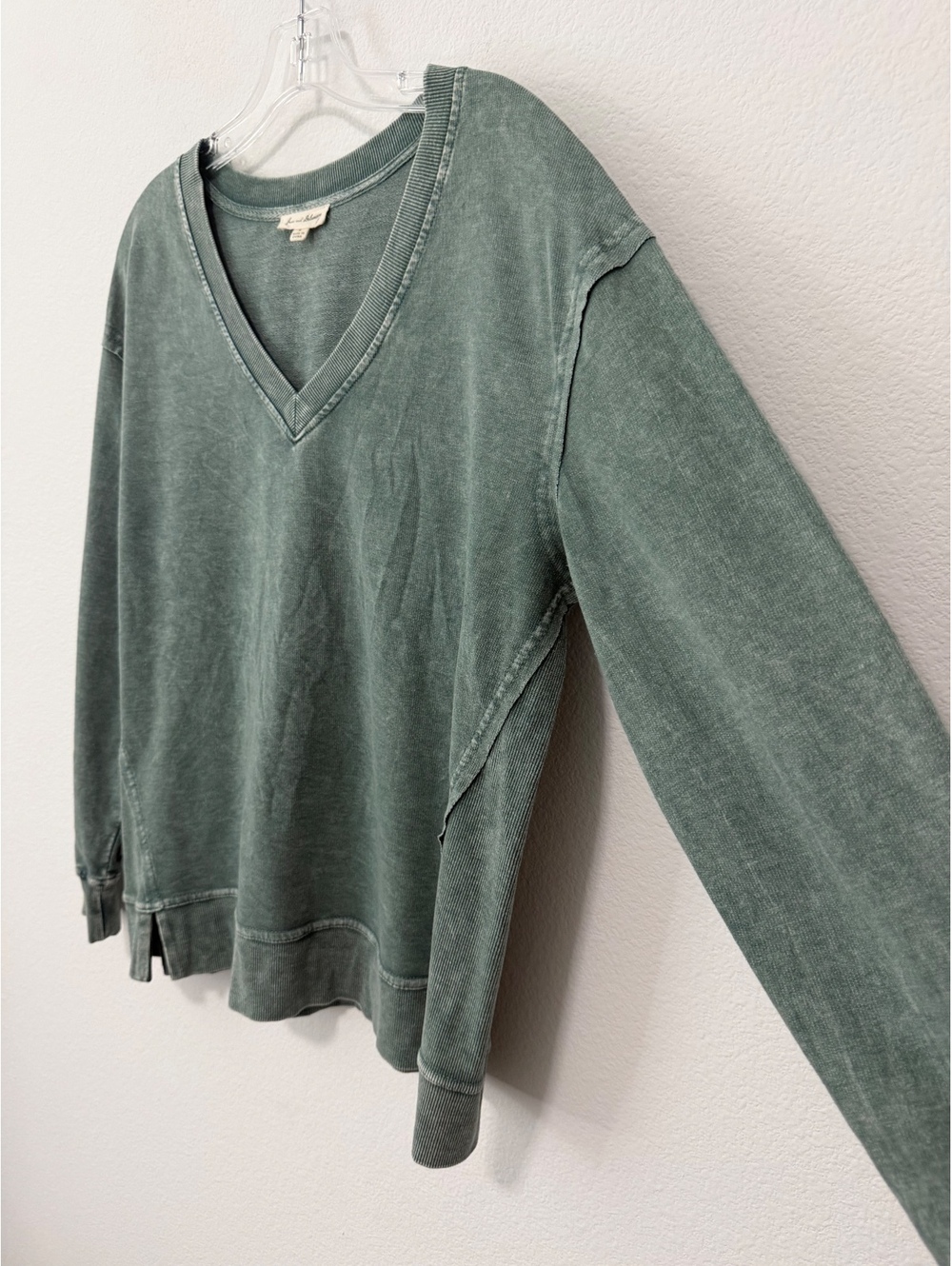 Jane and Delancey Long Sleeve V-Neck Sage Green Pullover Sweatshirt Size M - Picture 4 of 7